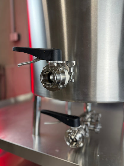 K220 Hot Liquor Tank - Complete Set (incl. valves & clamps)
