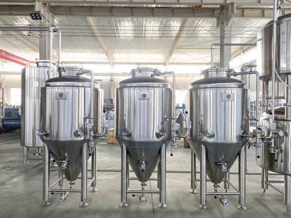 UT-200 · Unitank 200/250 L (2.0 bar, serving-ready)