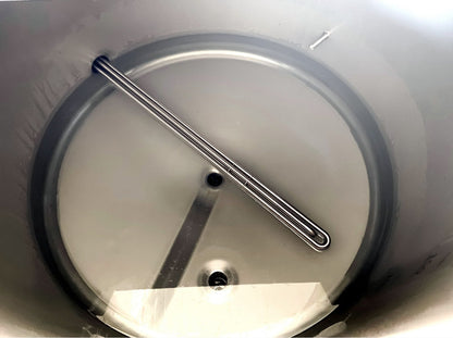 Mash rake arm above the false bottom inside the BrewTaurus PRO 200L mash tun