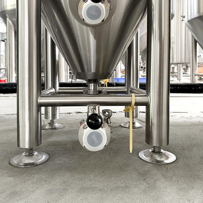 Cone bottom, racking arm and butterfly outlet valve of the BrewTaurus PRO 100L fermenter