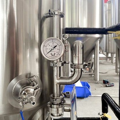 Pressure gauge, sample valve and racking arm on the BrewTaurus PRO 100L fermenter
