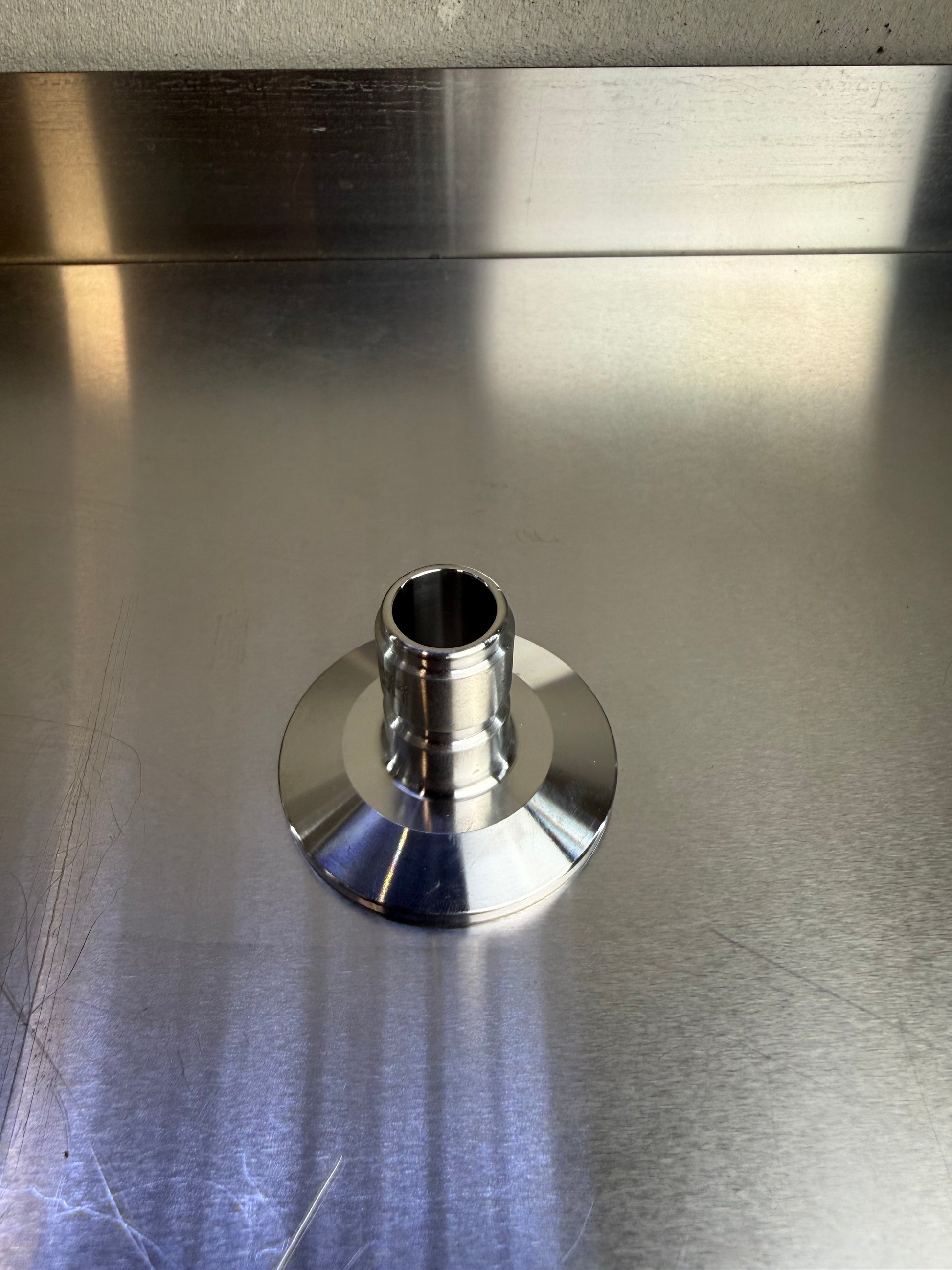 1.5 inch Tri-Clamp to 1/2 inch quick connect stainless steel adapter