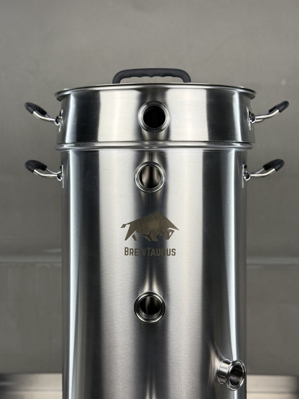 K40 Boil Kettle + Malt Pipe — close-up of the malt pipe top ring above the kettle rim and the 1.5" Tri-Clamp front ports